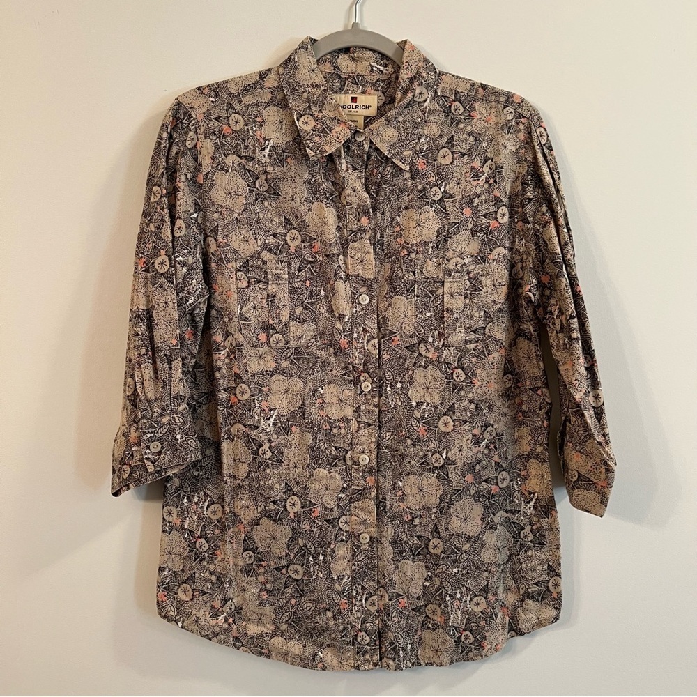 Women’s Woolrich tan floral button down quarter sleeve blouse size small S